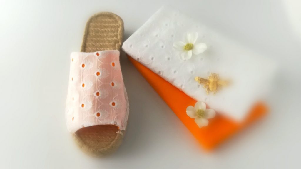 Espadrille-Pantolette-Lochmuster-weiss-orange